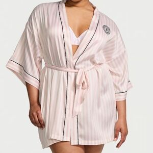 Victoria's Secret satin signature robe l/xl 2024